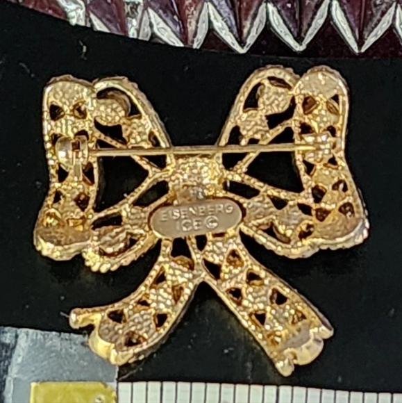 ***NWT*** Eisenberg Ice 1960s Christmas Ribbon Bow Brooch with Green Red Stones - Picture 8 of 9